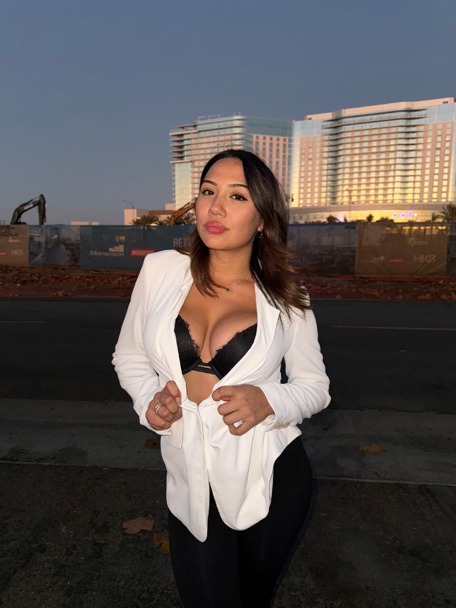 Take a pause and enjoy Ali Cruz — streaming from Tabuk