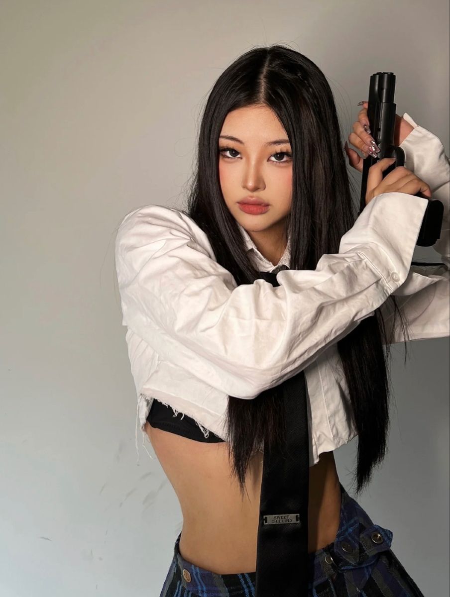 A cozy shot with Sassy girls — straight from Tabuk