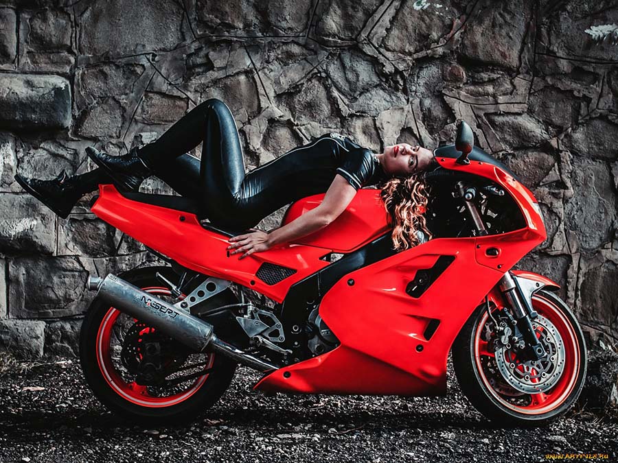 Beautiful girl Beautiful girls and motorcycles in Tabuk