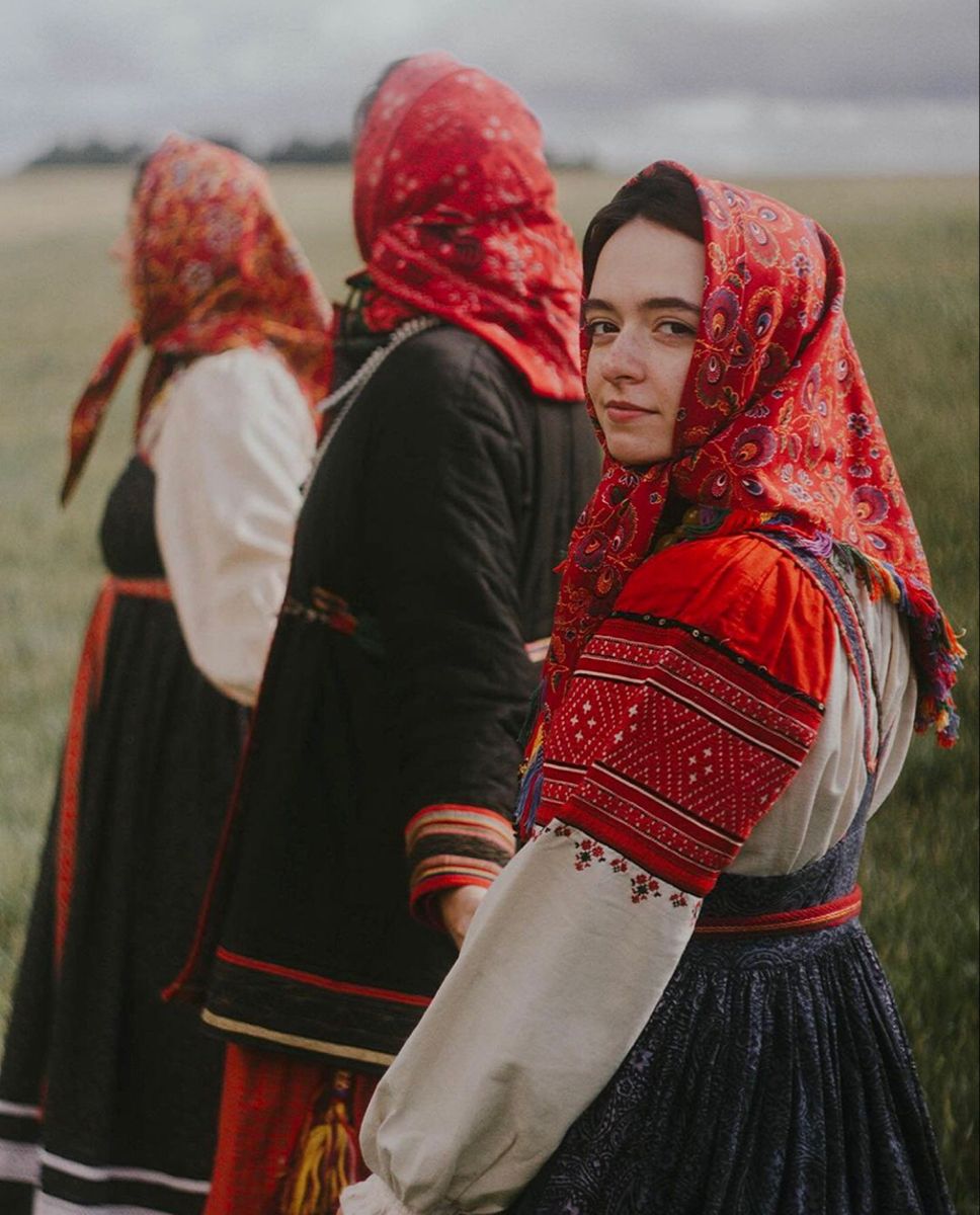 Women in Slavic costumes’s look of the day — catch her live in Tabuk
