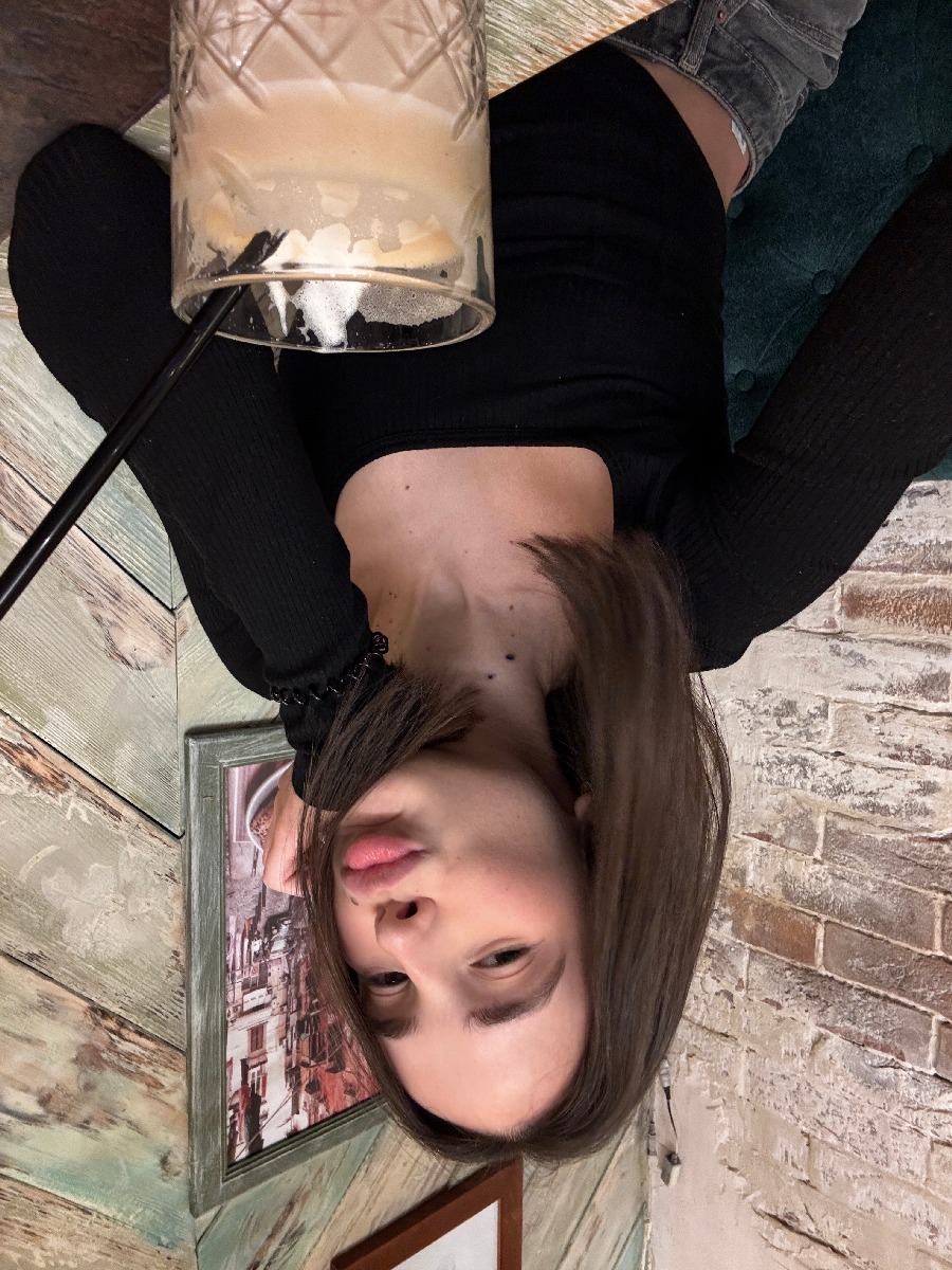 Fresh photos, fresh mood — Tina online in Tabuk